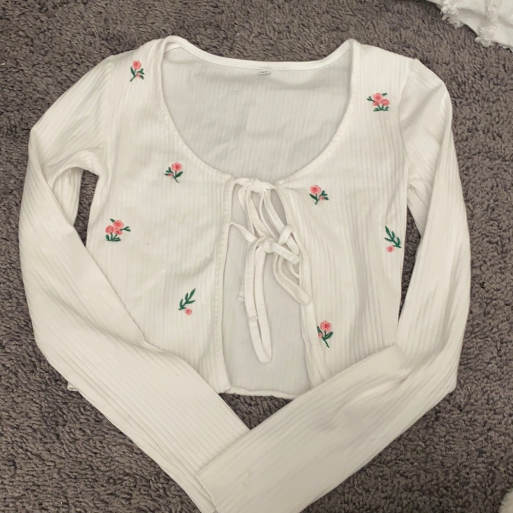 White cropped rose top